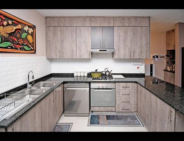 3 BEDROOM APARTMENT FOR SALE IN BARTLETT